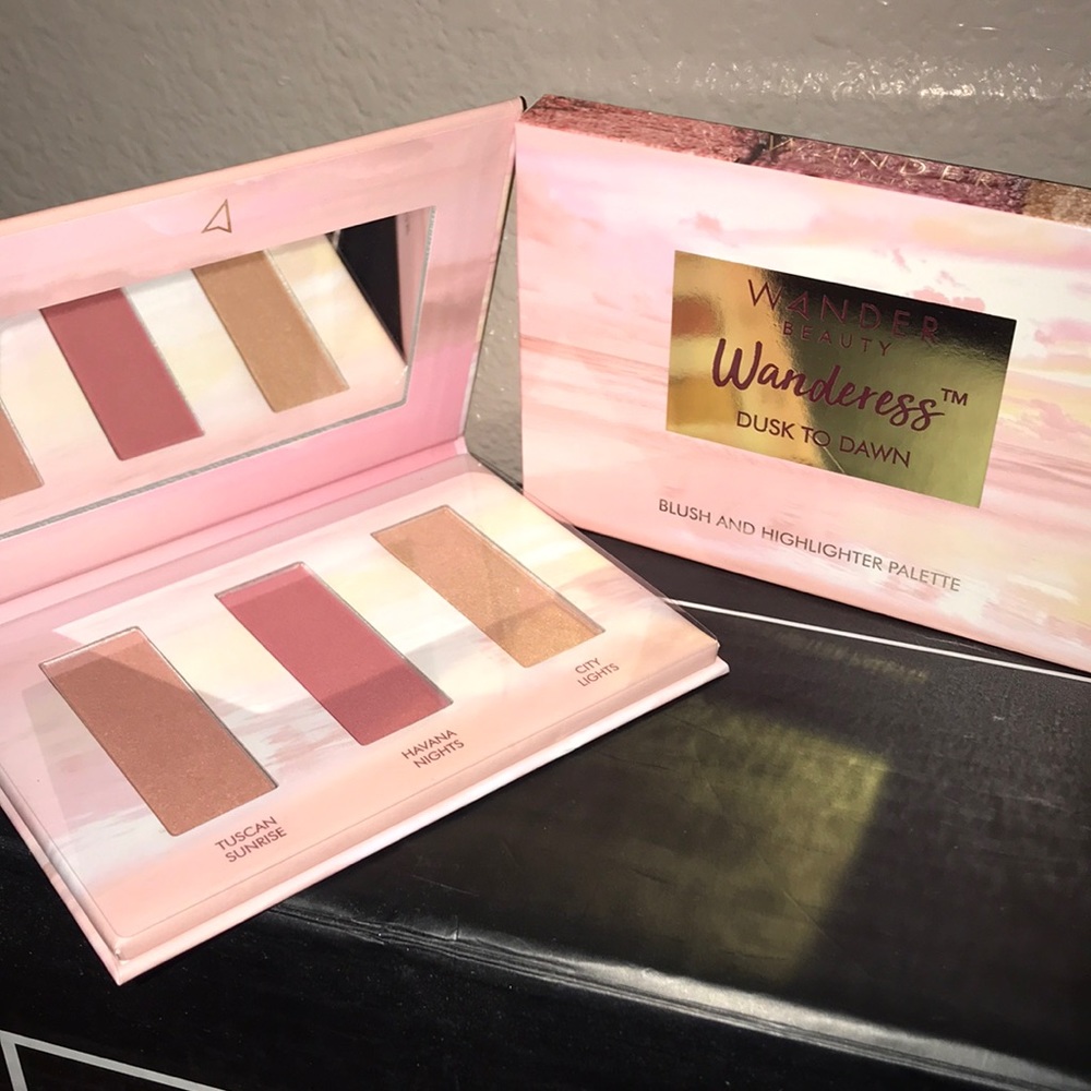 BRAND NEW WANDER BLUSH AND HIGHLIGHT PALETTE